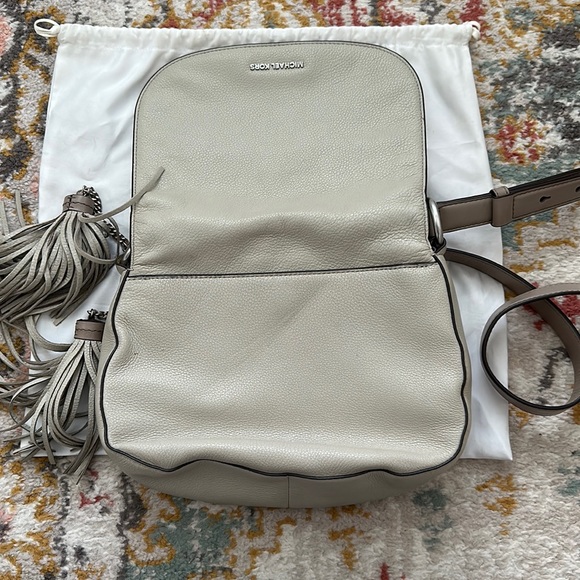 Michael Kors Crossbody - Picture 4 of 4